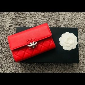 Chanel wallet CC